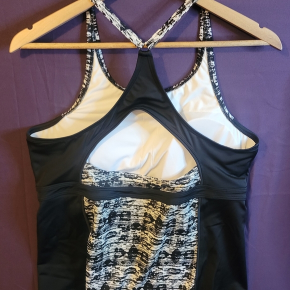 Lands' End Black and White Racerback Tankini Top. Size 14 - Picture 3 of 4
